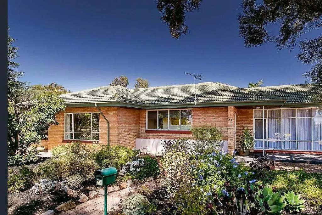 Large Group House Villa Windy Corner Australia